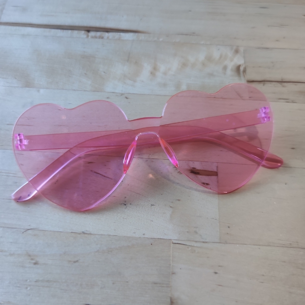 ✨ Heart-Shaped Pink Kids Sunglasses - Picture 3 of 3